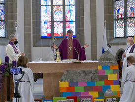 Bischof Dr. Michael Gerber besucht St. Crescentius (Foto: Karl-Franz Thiede)